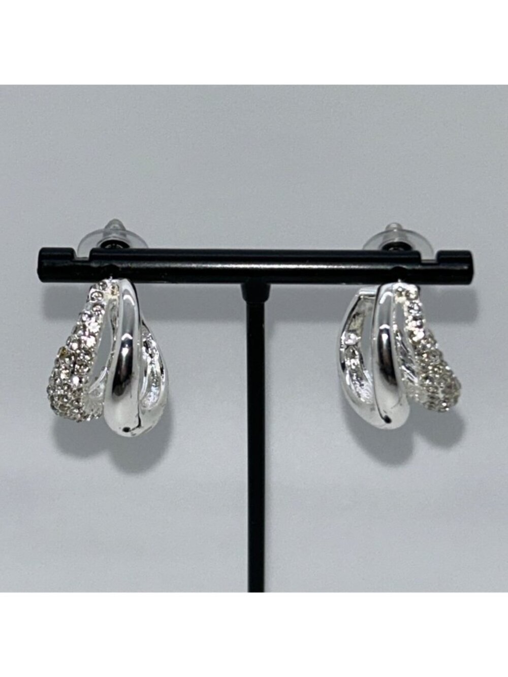 Gloria Vanderbilt Earrings Silver Tone Multi Textured Hoop Earrings Post - Picture 3 of 8